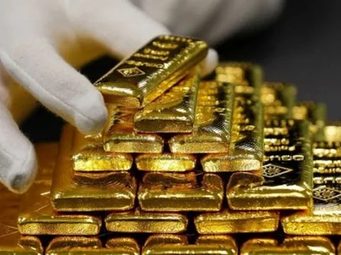 Giá vàng chiều nay 9/2, vàng thế giới tăng vượt mốc 5.000 USD