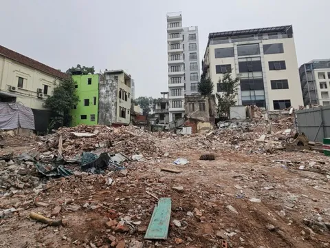 Sau di dời dân cư, khu vực ven Hồ Gươm bắt đầu thi công quảng trường