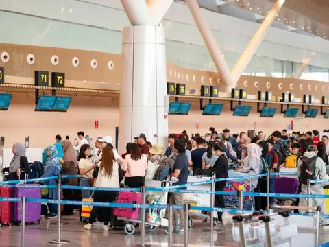 Sân bay Tân Sơn Nhất đón hơn 160.000 khách, cao nhất lịch sử