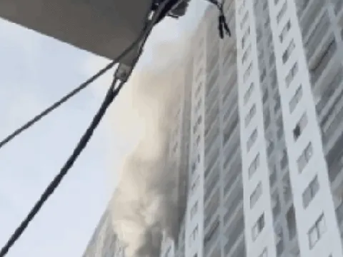 CLIP: Cháy chung cư P.H Nha Trang, 2 người tử vong