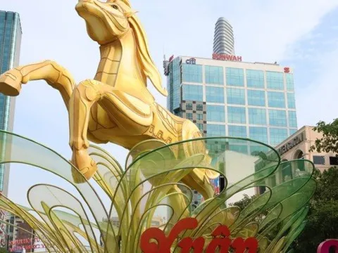 Phó Chủ tịch UBND TPHCM thị sát Đường hoa Nguyễn Huệ trước giờ G