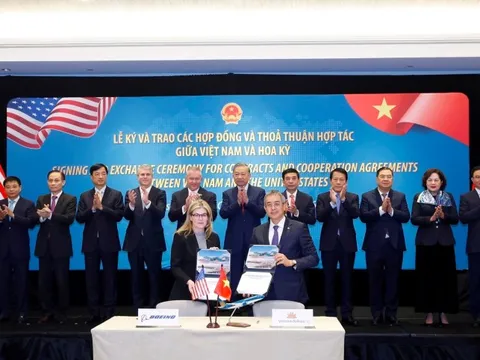 Tổng Bí thư Tô Lâm chứng kiến Vietnam Airlines ký mua 50 máy bay Boeing trị giá 8,1 tỷ đô