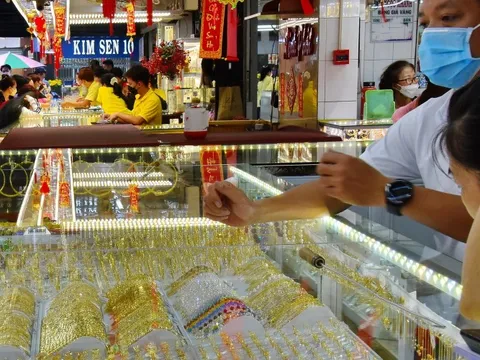 Giá vàng hôm nay 18-2: Sụt giảm mạnh