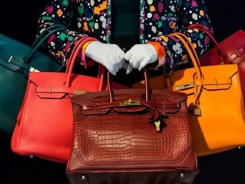 Năm Ngựa nói chuyện Hermès: "Cỗ xe" 16 tỷ Euro miễn nhiễm khủng hoảng, lãi kỷ lục bất chấp thế giới thắt lưng buộc bụng