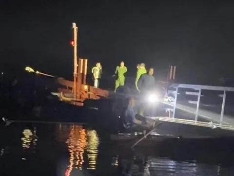 Vụ lật tàu trên hồ Thác Bà khiến 6 người mất tích: Tìm thấy thi thể 1 nạn nhân, xác định nguyên nhân