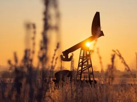 Không phải Mỹ hay châu Âu, một quốc gia vừa tung đòn trừng phạt mạnh nhất từ trước tới nay: 100 tàu Nga bị trừng phạt trong 1 ngày, hạ trần giá dầu xuống 44 USD/thùng