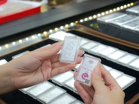 Thị trường bạc 2026: Thoát khỏi cái "bóng" của vàng, thiết lập trật tự mới