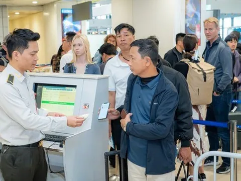 Không còn được dùng bằng lái xe làm thủ tục đi máy bay