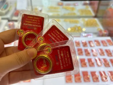 Thủ tướng: Khẩn trương lập sàn giao dịch vàng quốc gia