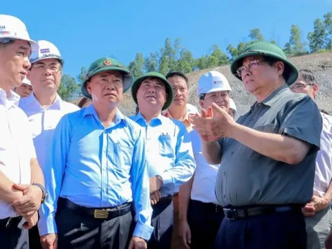 Thủ tướng thị sát dự án cao tốc Quảng Ngãi - Hoài Nhơn hơn 20.000 tỷ