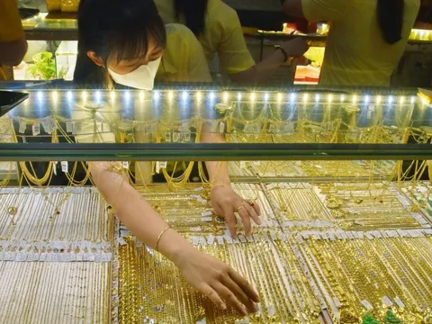 Giá vàng hôm nay 28-2: Bật tăng trở lại