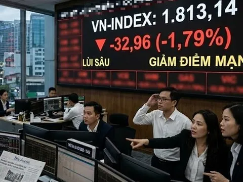 VN-Index lại rơi tự do gần 33 điểm