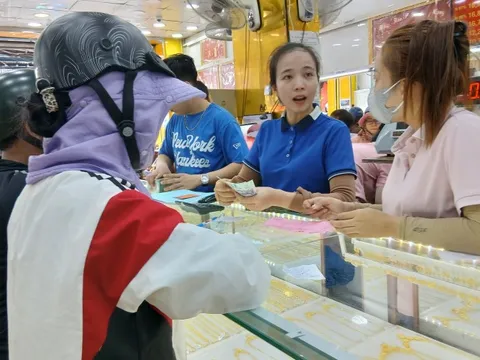 Chiều 2-3, giá vàng miếng SJC vượt 190 triệu đồng/lượng