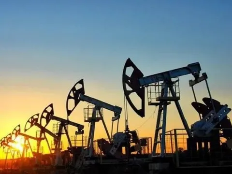 Khủng hoảng Iran đe dọa 20% lượng dầu mỏ toàn cầu, một quốc gia bất ngờ hưởng lợi lớn