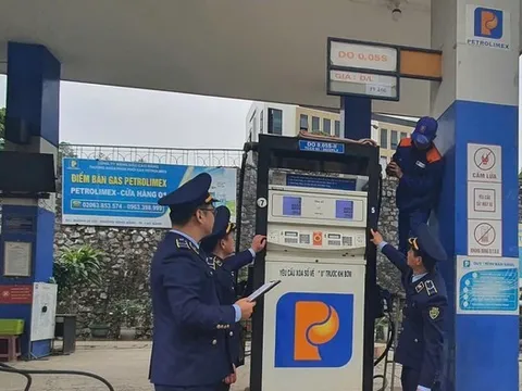Bộ Công Thương sẽ xử lý nghiêm hành vi găm hàng, đẩy giá xăng dầu
