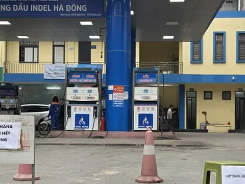 Một công ty treo biển hết xăng, thua lỗ muốn ngừng kinh doanh