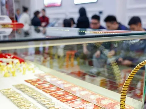 Lý do giá vàng bạc lao dốc