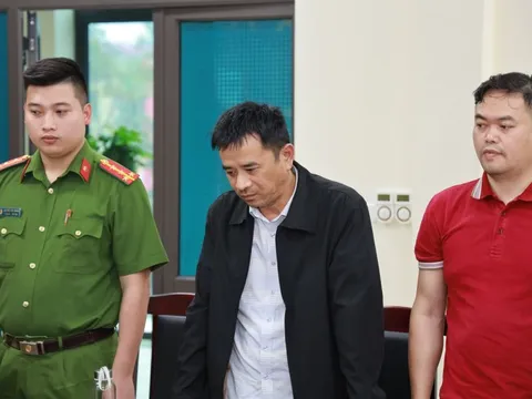 Thi hành lệnh bắt tạm giam, khám xét nơi ở của nguyên chỉ huy trưởng công trình Vũ Quang