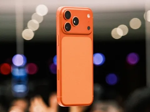 iPhone 17 Pro Max bị bán tháo hàng loạt, điều gì đang xảy ra?