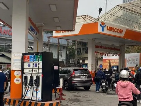 Giá xăng dầu biến động bất thường, đề xuất tăng 20% trở lên trong 1 tháng sẽ dùng Quỹ Bình ổn giá
