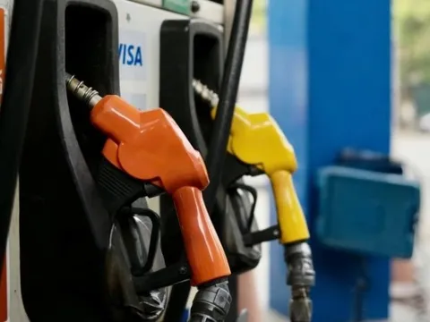 Giá xăng tăng, xe điện có phải là giải pháp?