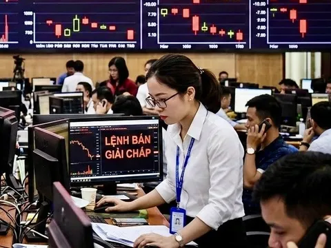 Lãnh đạo nhiều doanh nghiệp bị bán giải chấp cổ phiếu