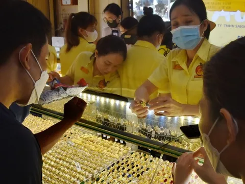 Giá vàng hôm nay, 10-3: Đảo chiều sụt giảm mạnh