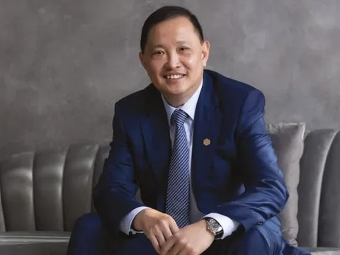 Nửa năm sau vụ thoái vốn thu hơn 2.100 tỷ, ông Nguyễn Văn Đạt vừa đăng ký mua vào cổ phiếu PDR