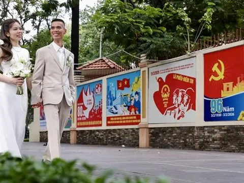 TPHCM rực rỡ cờ hoa trước ngày bầu cử