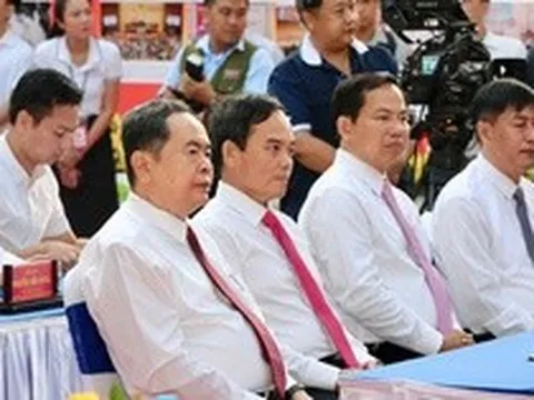 Hình ảnh lãnh đạo, nguyên lãnh đạo Đảng, nhà nước, TPHCM đi bầu cử