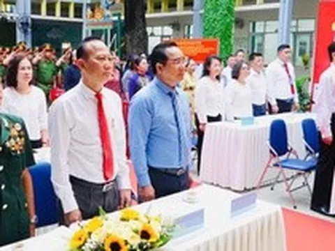 Nguyên Thủ tướng Nguyễn Tấn Dũng và Chủ tịch UBND TPHCM Nguyễn Văn Được bầu cử tại phường Xuân Hòa