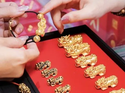 Giá vàng thấp nhất nhiều ngày, chuyên gia nói không hấp dẫn để mua trú ẩn?