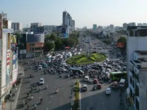 Cận cảnh vòng xoay ùn tắc bậc nhất TP.HCM, được đề xuất tháo dỡ