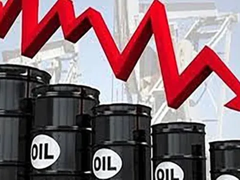 Giá dầu thế giới hôm nay (17/3): Giảm mạnh sau khi một số tàu thuyền đã đi qua eo biển Hormuz