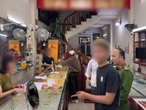 Bắt nghi phạm 18 tuổi gây ra vụ cướp giật tại tiệm vàng ở Hưng Yên