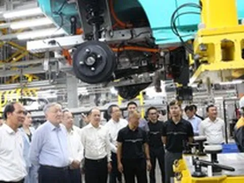 Thăm nhà máy VinFast tại quê hương tỷ phú Phạm Nhật Vượng, Phó Thủ tướng đánh giá cao Vingroup ở một việc