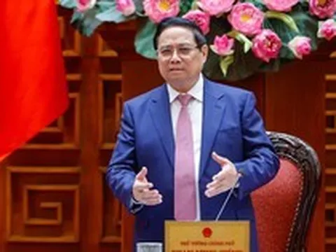 Thủ tướng: Ít nhất 50% xe công cộng ở các TP phải là xe điện; sử dụng 1 loại xăng mới ngay trong tháng 4