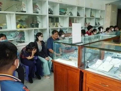 Tối 19-3, giá vàng, bạc chưa ngừng đà lao dốc không phanh