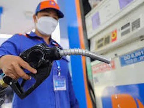 Giá xăng dầu mới nhất từ 23h ngày 19/3, xăng RON 95 tăng hơn 5.100 đồng