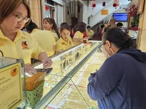Sáng 21-3, giá vàng miếng SJC rớt thêm 5 triệu đồng/lượng khi vừa mở cửa