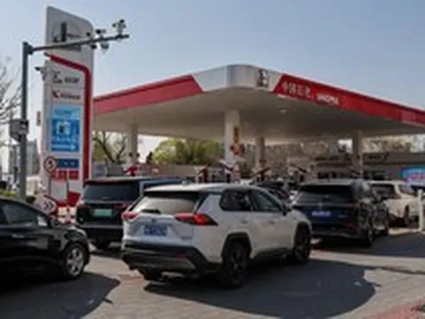 Mỹ cho phép giao dịch 140 triệu thùng dầu Iran nhưng một ông lớn lọc dầu lập tức từ chối: Giao dịch quá phức tạp