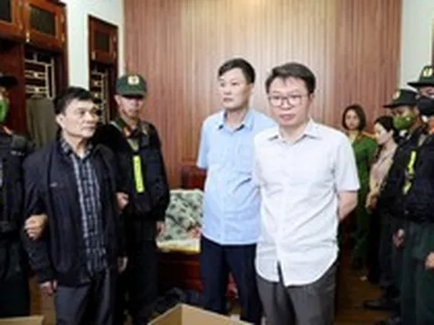 200 cảnh sát Phú Thọ vây ráp 28 địa điểm, thu giữ súng đạn của dàn giám đốc cộm cán