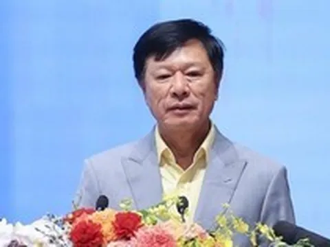 Vợ chồng Chủ tịch Trương Anh Tuấn đăng ký nhận hàng chục triệu cổ phiếu HQC để hoán đổi nợ