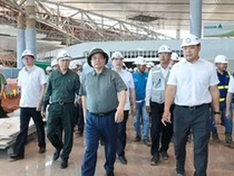Lần thứ 10 thị sát sân bay 16 tỷ USD lớn nhất cả nước, Thủ tướng nhấn mạnh phải hoàn thành mục tiêu này vào cuối 2026