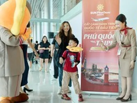 Hơn 200 khách đến Phú Quốc trên chuyến bay quốc tế đầu tiên của Sun PhuQuoc Airways