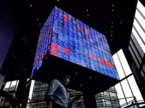 Diễn biến chứng khoán toàn cầu trước tin nóng