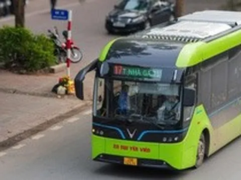 Thêm nhiều xe buýt điện lăn bánh trên đường phố Hà Nội, gồm những tuyến nào?