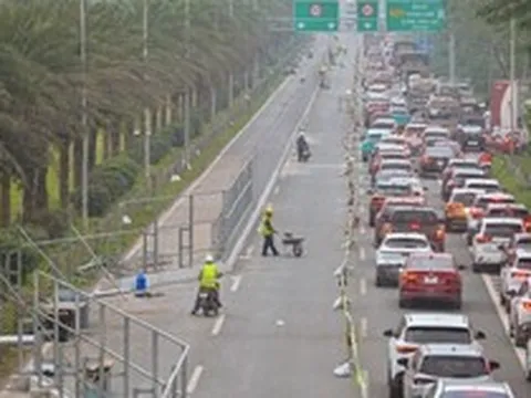 Rào chắn thi công metro số 5, Đại lộ Thăng Long tắc dài