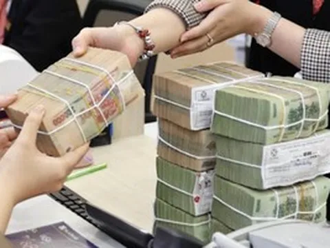 Có ngân hàng huy động tiền gửi với lãi suất "ưu đãi" tới 10%/năm