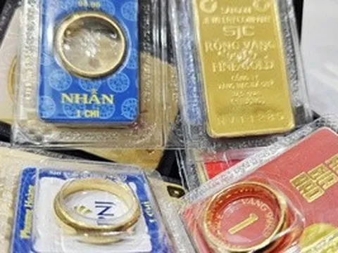 Giá vàng hôm nay 4-4: Bất ngờ mức chênh lệch với giá vàng thế giới